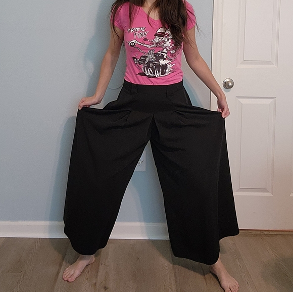 Pants that looks like a skirt - Picture 5 of 6